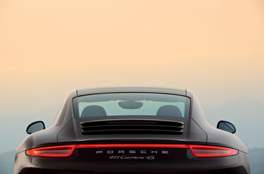  Porsche 911 Carrera 4S 2012 года  (фото 6 из 18)